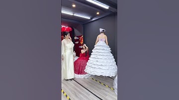 Tạo dáng tùng váy với ghế concept trung thu. Lớp mẫu nhí chuyên nghiệp