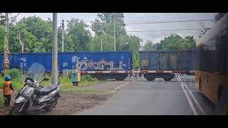 Przejazd lokomotywy ET22 -1087 z węglarkami przez stacje PKP Gliwice Łabędy