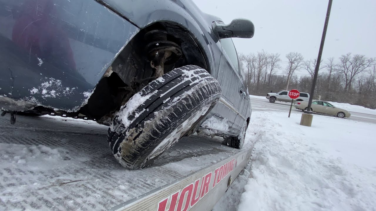 Towing accident use snatch block to load onto rollback - YouTube