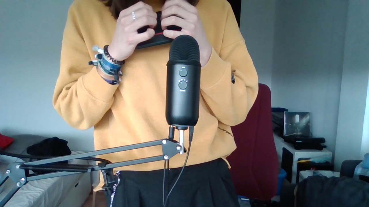 ASMR - TAPPING SOUNDS und ein wenig von allem... oder so. Auch mit HAND SOUNDS uvm. :)