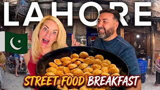 Ultimate Pakistan Street Food! Lahore walled city🇵🇰 screenshot 3