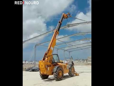 Le montage d'un hangar métalique