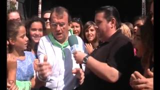 14.8.2013 FANS DE AURYN EMPIEZAN A LLENAR EL BOULEVARD