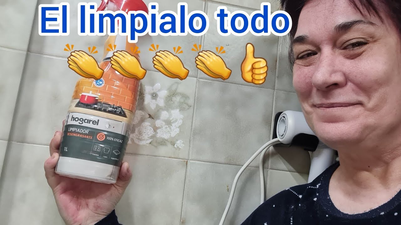 Fuera adhesivo de las baldosas.Fuera estanteria.