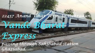 22457 ANVT DDN Vande Bharat Express passing through Sahibabad station at Ghaziabad in September 2023