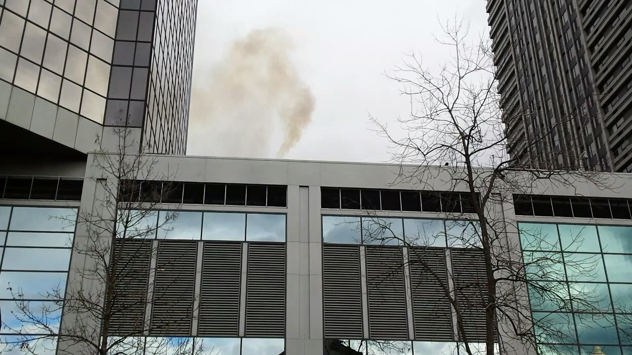 🔥 1st alarm fire at Alexis-Nihon plaza + moderate response - YouTube