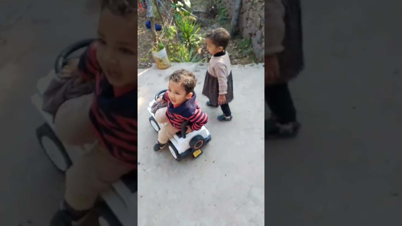 kids accident while driving 😘😘😂😂😭😭 