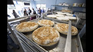 Houstonians line up for pies from Flying Saucer Pie Company before Thanksgiving