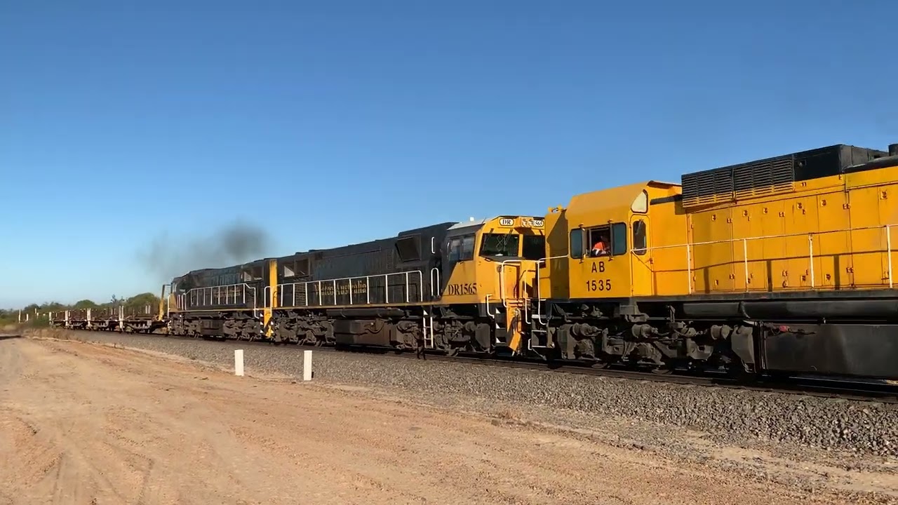 IMG 1905 AB1535/ DR1565/ DR1564  on 4RT2 rail train at Kojarena on 23/2/22. Video: Phil Melling.