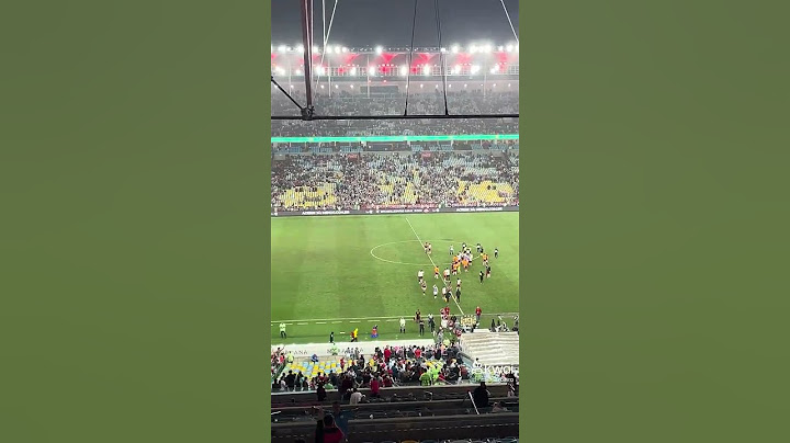 Time deixa o campo com canto de "vergonha, vergonha, time sem vergonha"