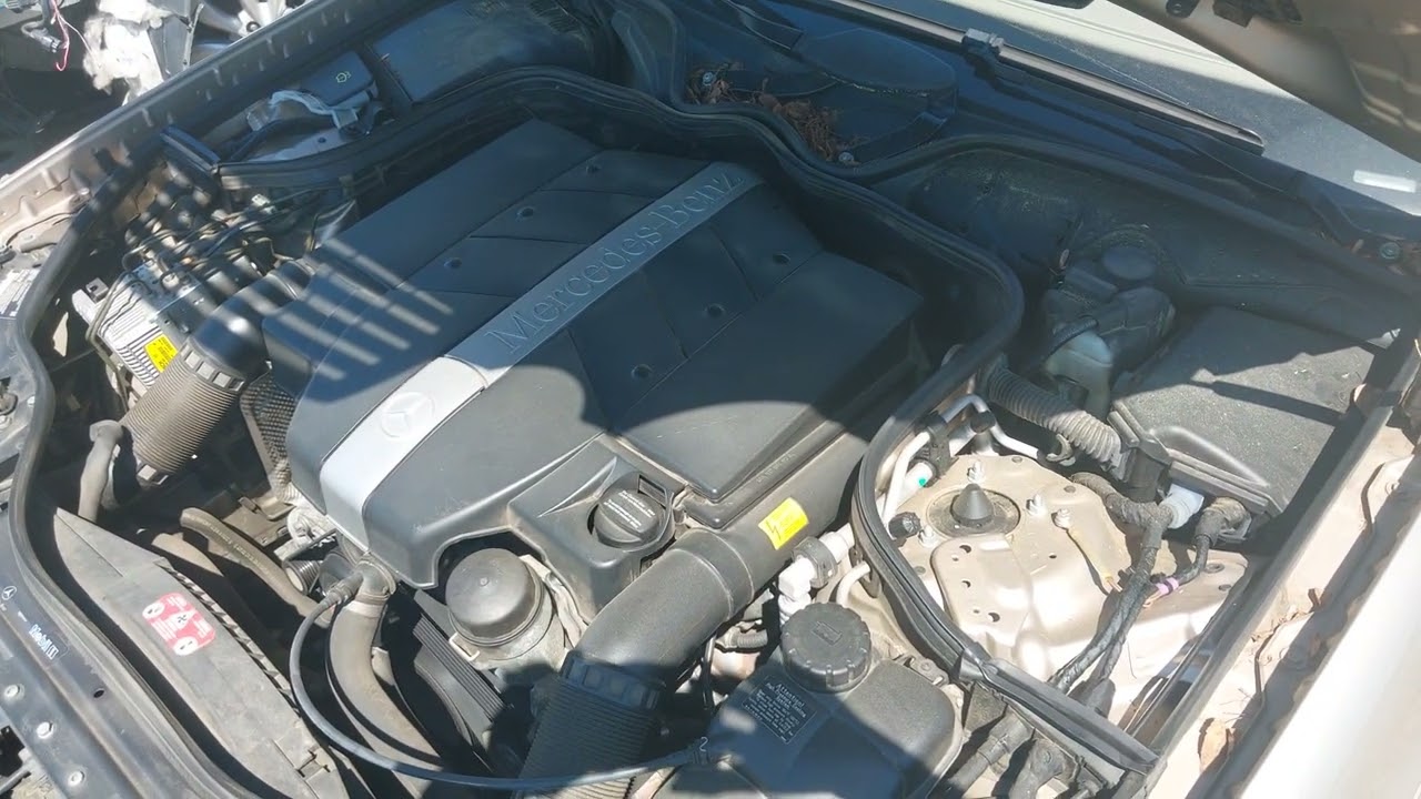 Звук мотора Mercedes-Benz  от 2003 Mercedes-Benz E 320 WDBUF65J43A293452