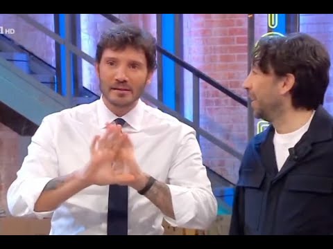 Video Affari tuoi, Stefano De Martino “mortificato” per Herbert Ballerina “Chiedo scusa”