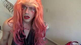 Redhead Finds Her Pion Is Runway Modeling