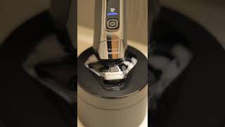 Philips 9000 series 電気シェーバー 洗浄時の様子