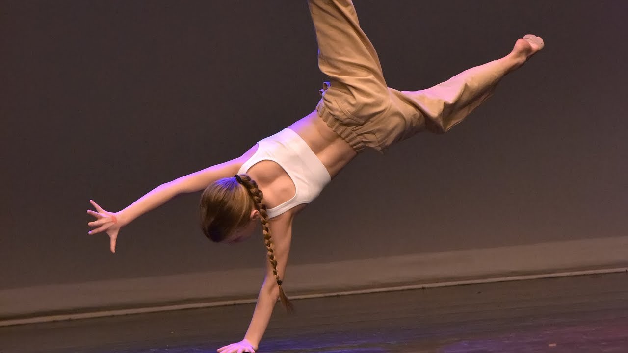 24-25 Qualifier 7 BE - Estée Depreter (Dansstudio Emily Cremers) // Les loups by Camille