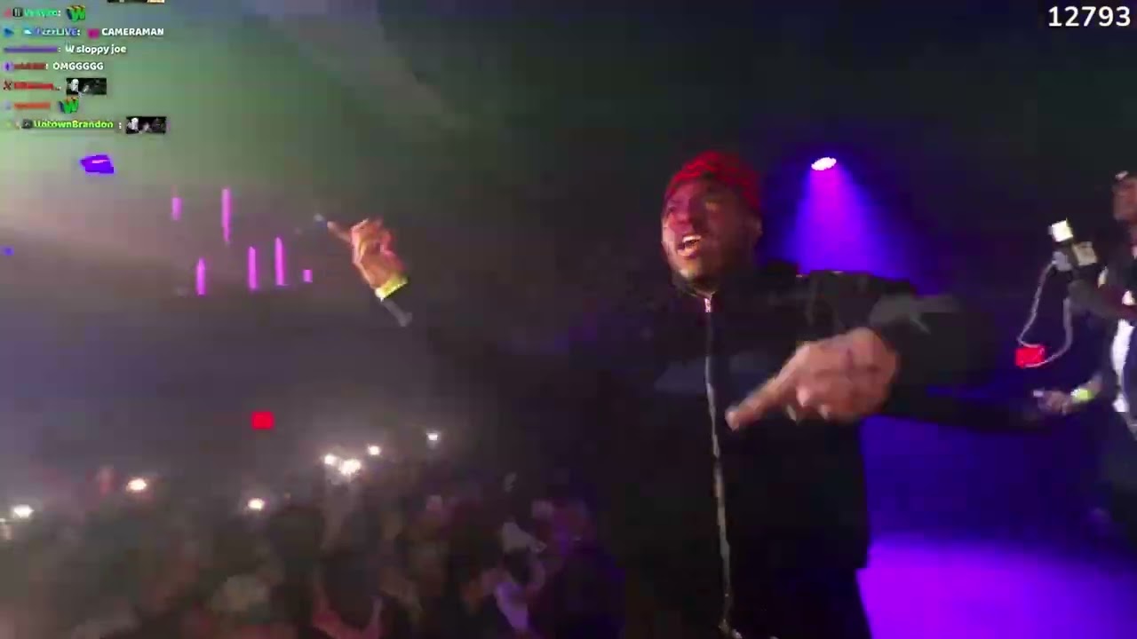 Slayr had the crowd going crazy while performing “Sloppy Joe” at PlaqueBoyMax’s show in New York 🔥