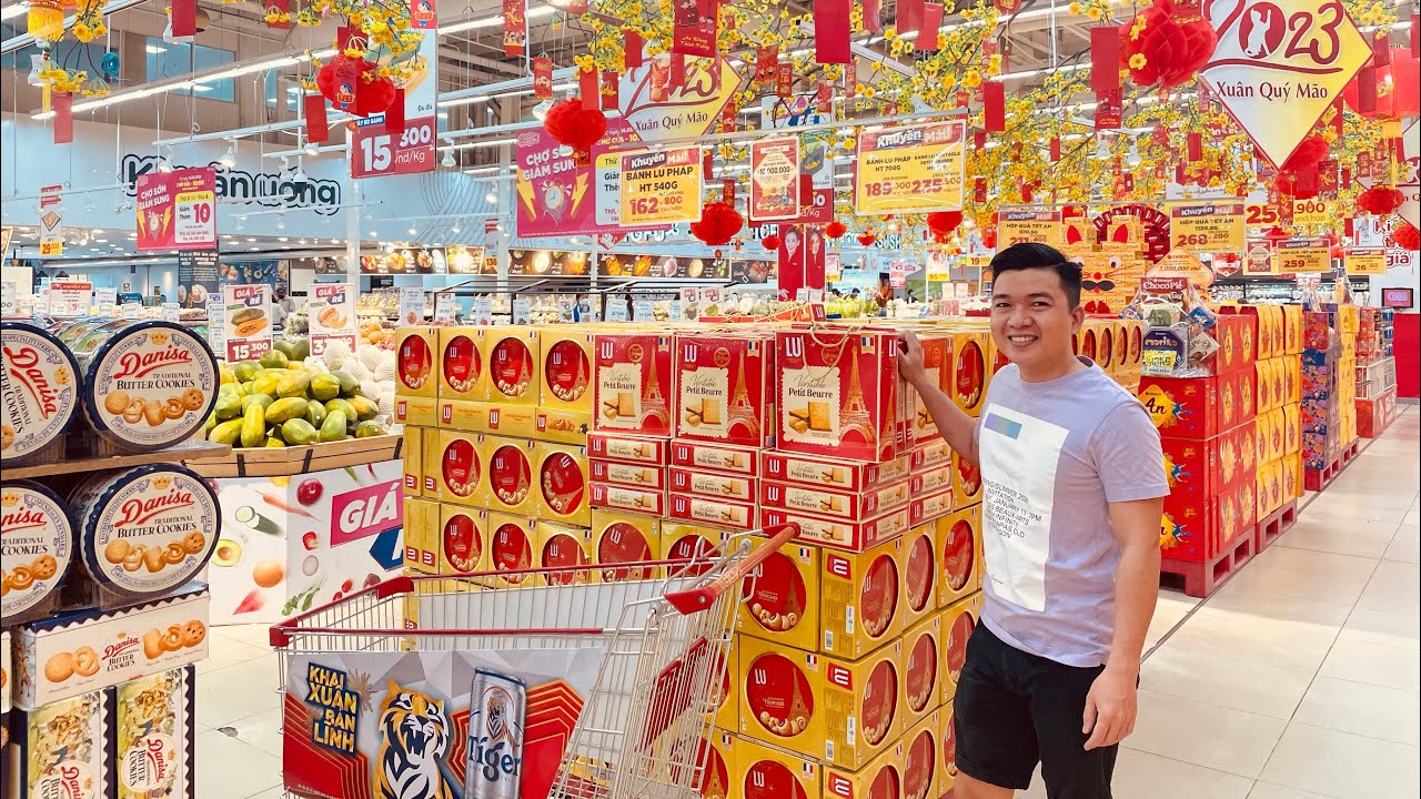 SIÊU THỊ BIG C SAIGON Choáng ngợp bánh mứt, hàng hoá TẾT