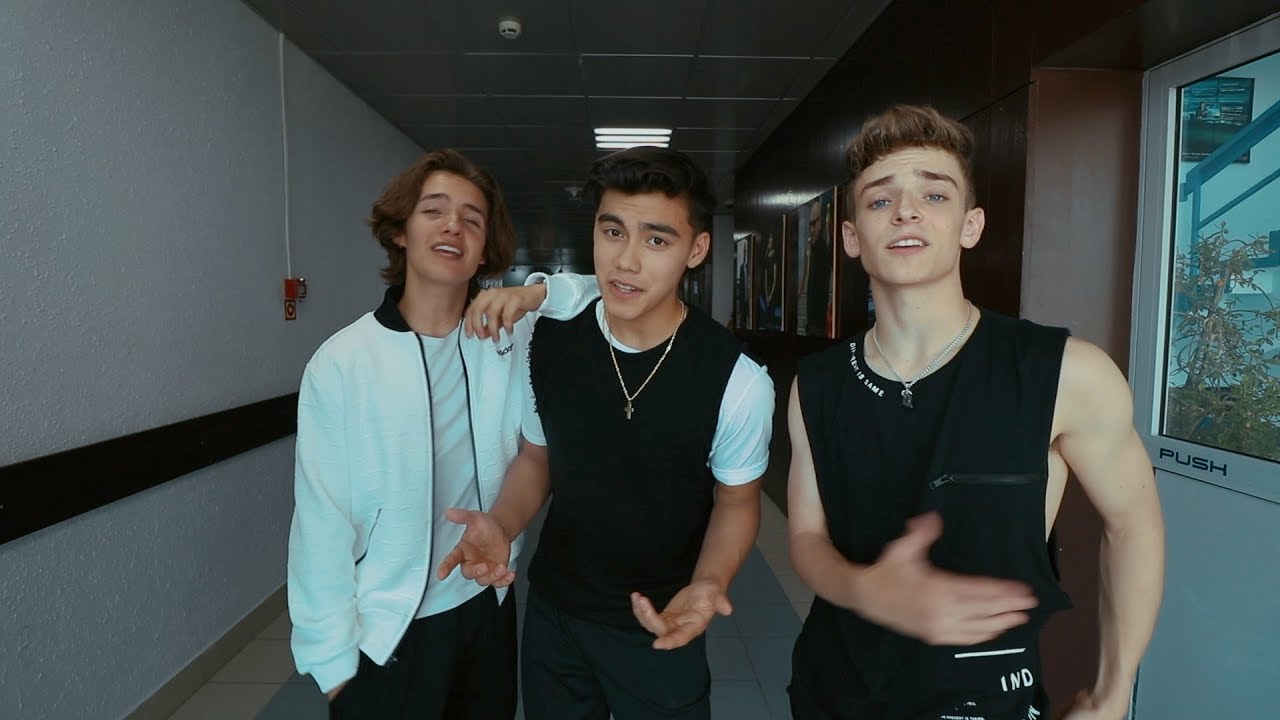 Moscow DAY 5 - Now United