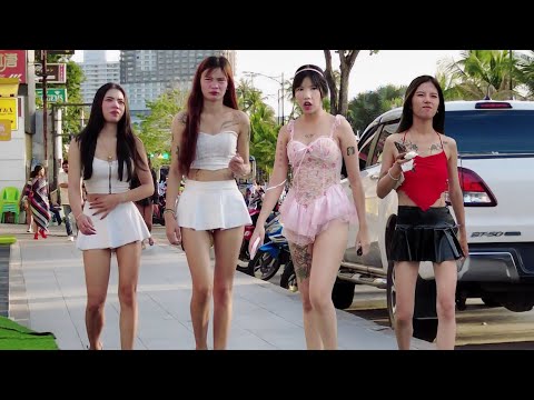 Explore Vibrant Pattaya in 2025: Daytime Scenes Along Beach 