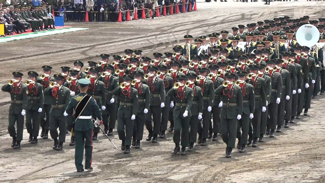 第1音楽隊&第1師団ラッパ隊100名編成ドリル演奏 平成27年度 練馬駐屯地記念行事 JGSDF 1st Band drill performance(100 people organized)