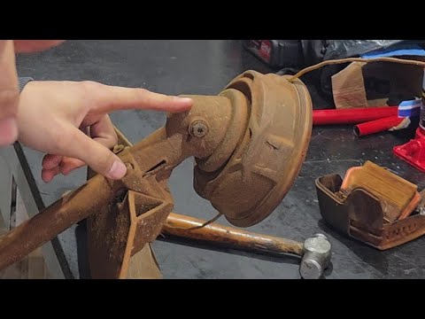 COMO RETIRAR O PARAFUSO DE ENGRAXAR A TRANSMISSÃO OU PONTEIRA DAS ROÇADEIRAS STIHL 