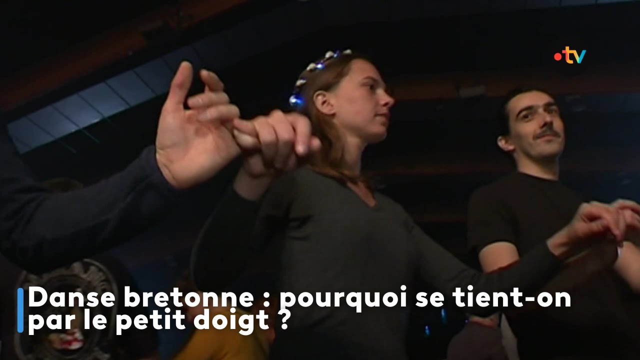 Danse bretonne : pourquoi se tient-on par le petit doigt ?