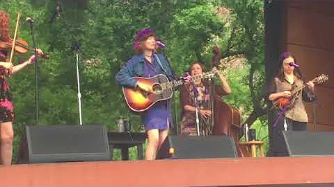 The First Ladies of Bluegrass: Missy Raines, Becky...