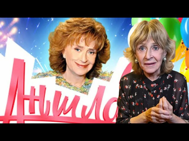 Nasrda seksual kecha Porno filmda kalta oyoqli