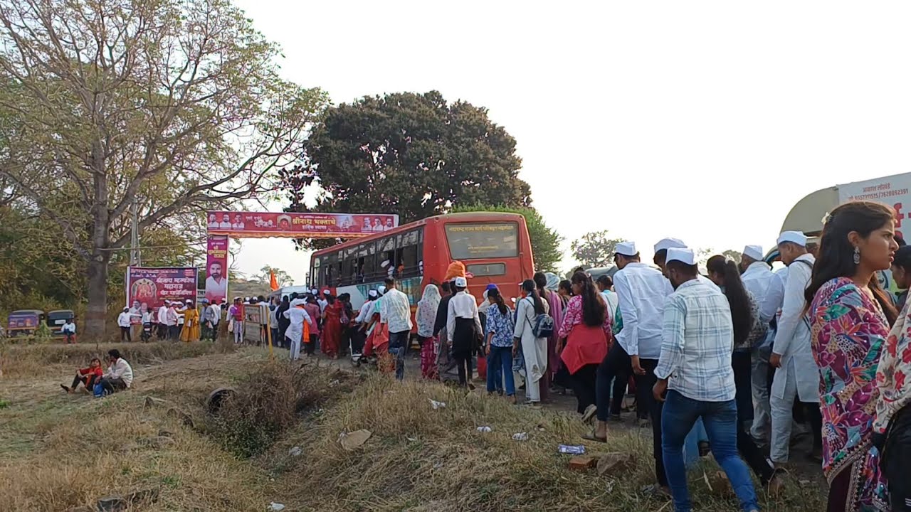 वीर यात्रेत लग्नाचा जल्लोष 😱 | तुडुंब गर्दीने भरले गाव!