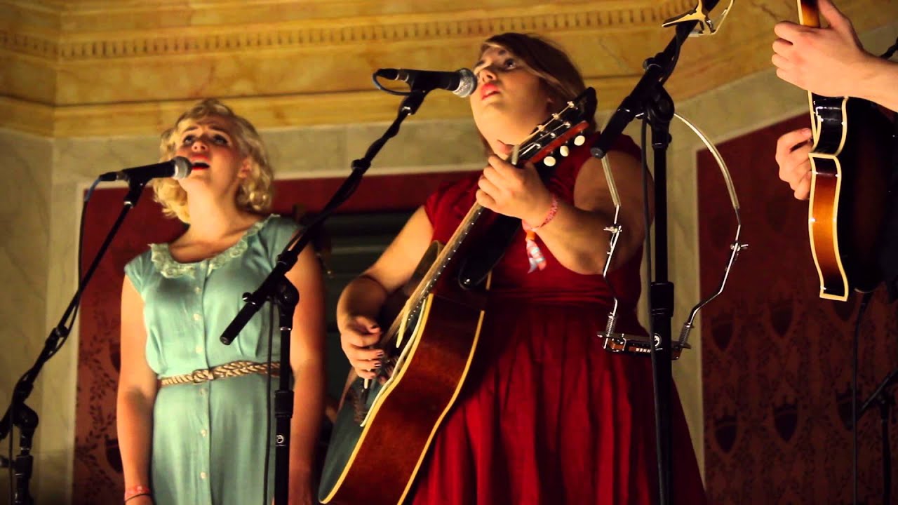 "Bus Stop" by Young Heirlooms adlı videoyu YouTube'da izle "Bus Stop" by Young Heirlooms adlı videoyu YouTube'da izle