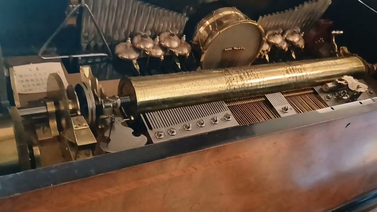Interchangeable Cylinder Orchestral Box at 芦別カナディアン