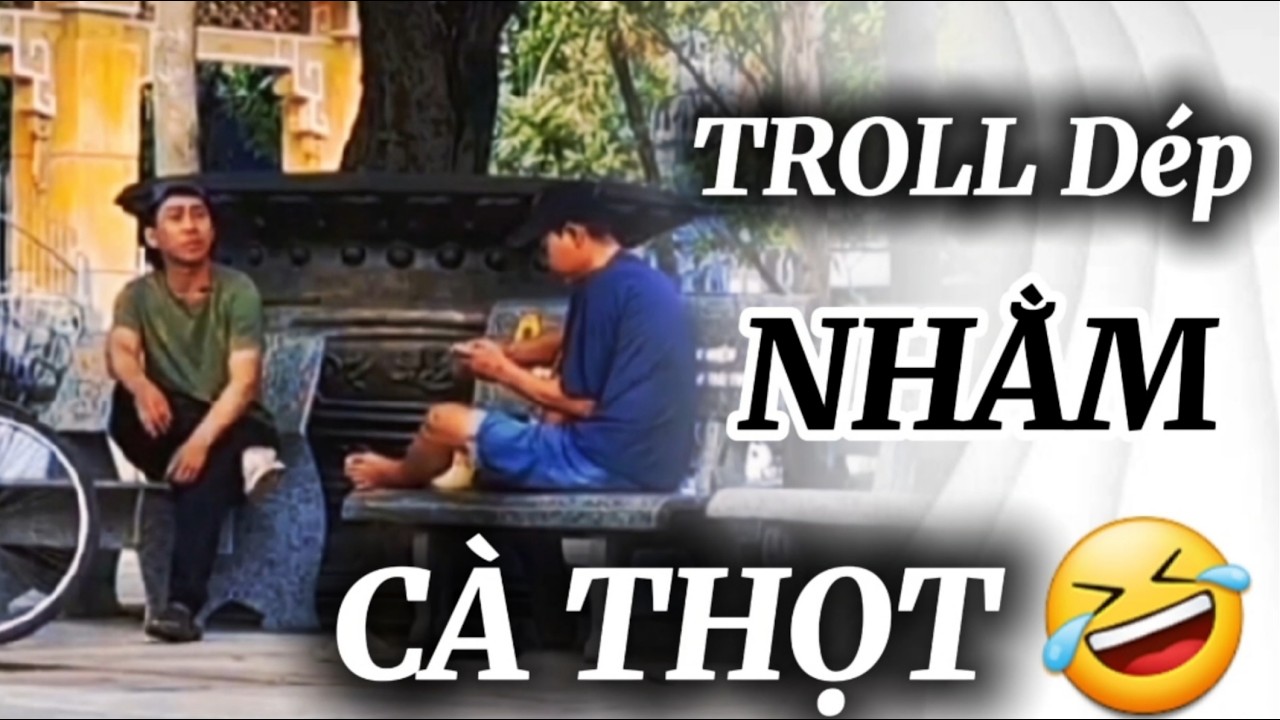 Đôi Dép Lạ 🤣 #trollhaikich #trollnguoila #choikhamnguoila