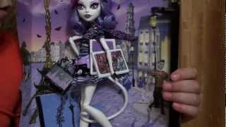 Обзор  кукол Monster High Кэтрин де Мяу на русском языке