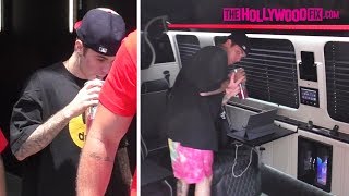 #justinbieber shows off the inside of his new custom sprinter van
while leaving dogpound gym 7.9.19 - thehollywoodfix.com subscribe to
our channel & follow u...