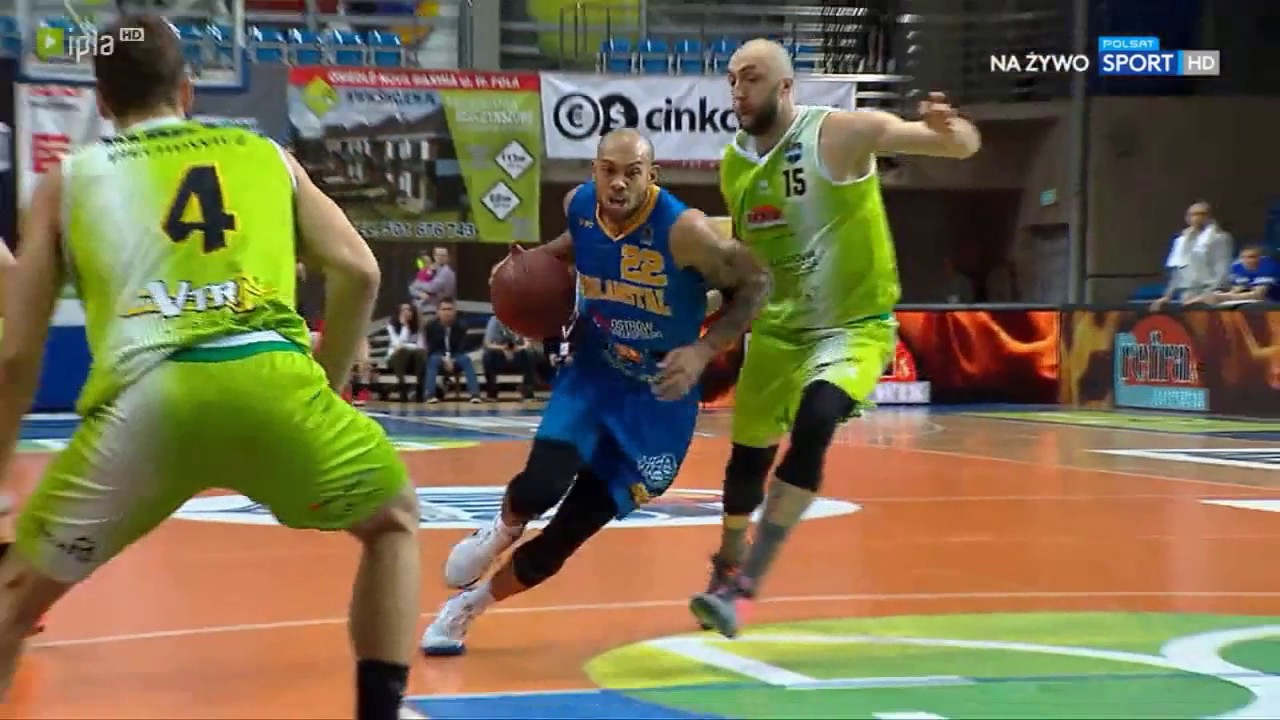 Bartłomiej Wołoszyn blokuje do deski! play