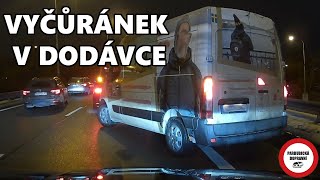 Zablokoval sanitku, kamion nabral osobák, vynucuje si přednost - Dashcam kompilace #159