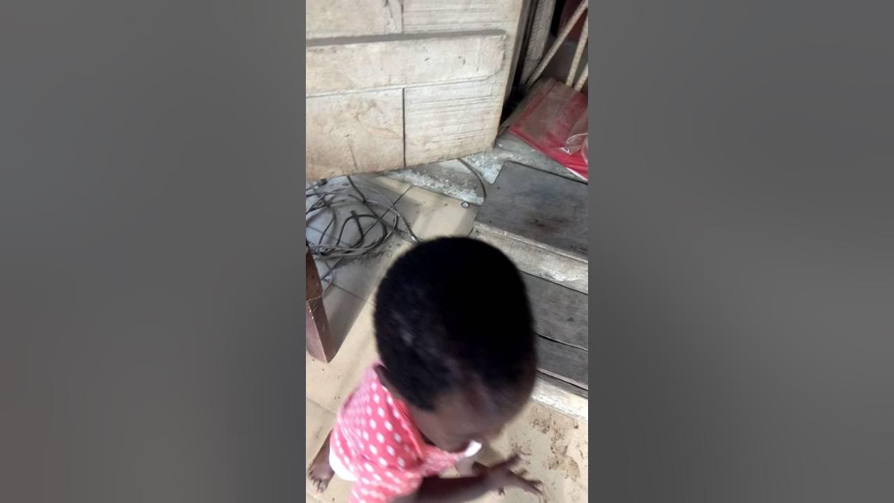 Little Keisha want to play - YouTube