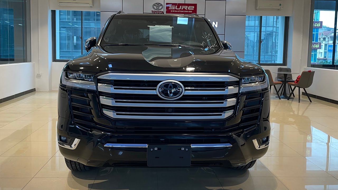 Lắp đặt phụ kiện Bodykit thể thao Toyota Land Cruiser LC300 Trung Đông 3.5l Turbo VXR chính hãng