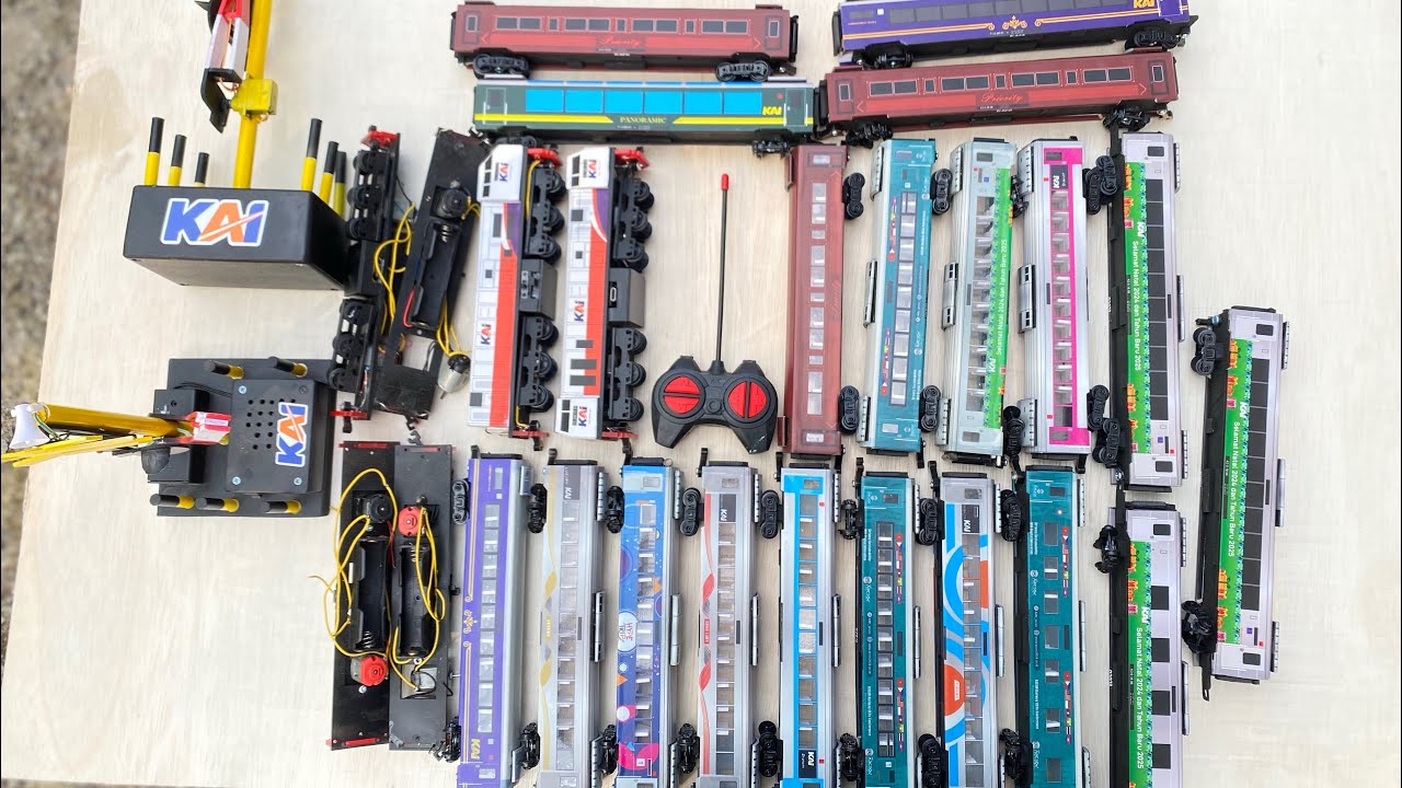 Dapet Segini Mulung Kerete Api Mainan Yang Di Buang Pabrik 2 Lokomotif,Puluhan Gerbong,Palang Pintu