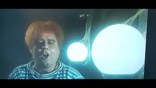 Play video: Funny song from an old Iranian movie 🎥 Akbar Abdi at his best😁🤣