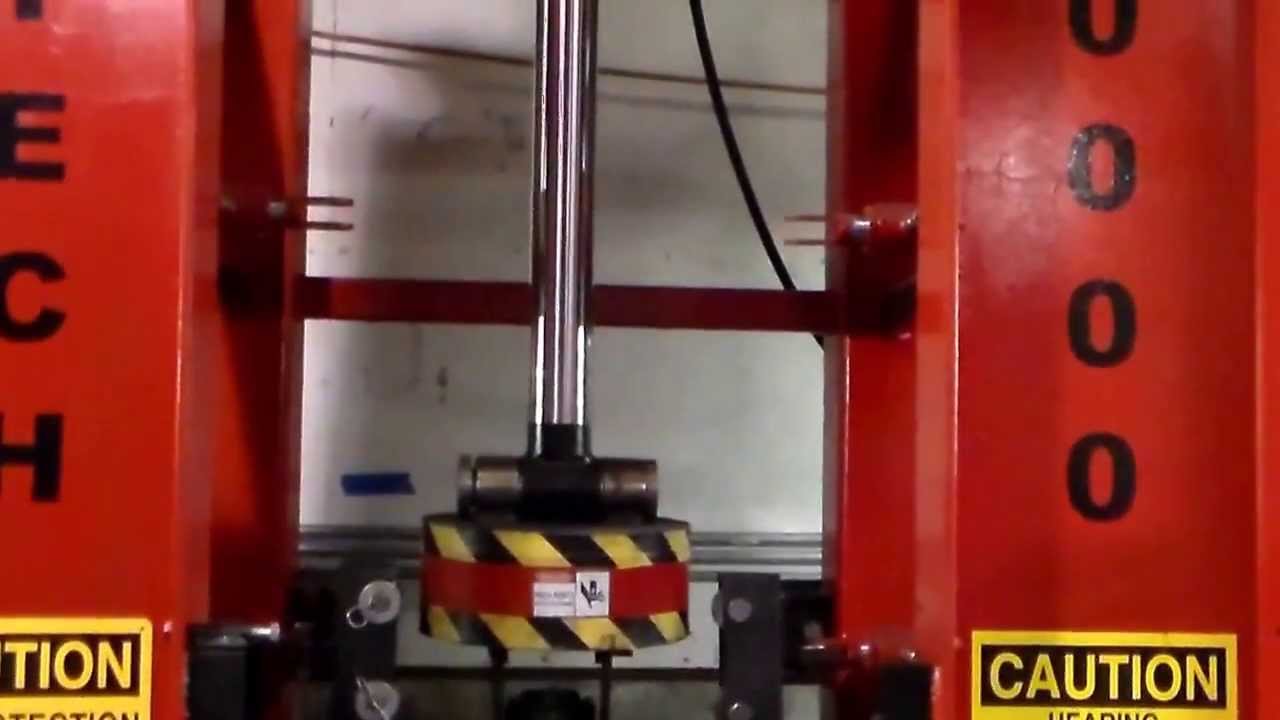 FEL-TECH Hammer Division testing a Rockram 300 hydraulic hammer