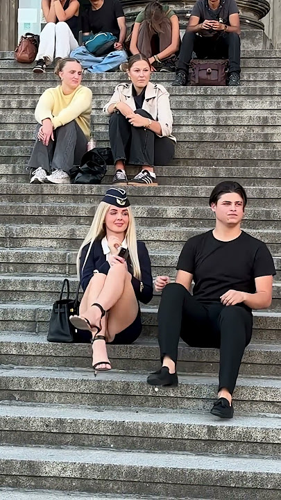 #stewardesslife #cabincrewcareer #fashionevent #fashionshow #flightattendant #fashionweek