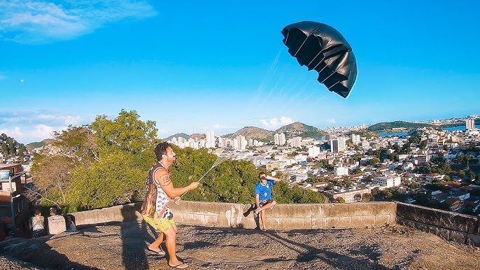 Pipa Combate da Vida Real na Favela - Rafinha e Helinho no Topo da