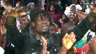 NUMA PRAISE SINGING GOD OF MONEY ON STAGE