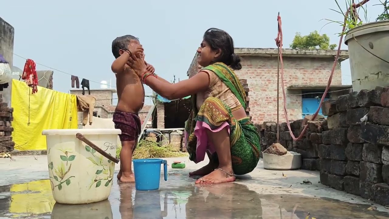 baby bathing video indian style