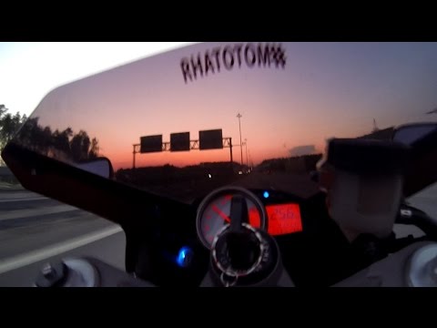 Девушку сбивает машина