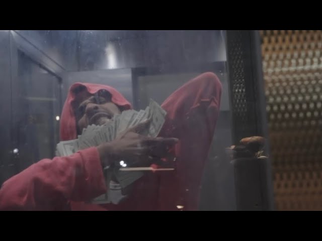 slave auf YouTube ansehen slave auf YouTube ansehen
