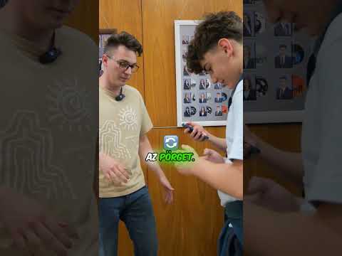 Kövess itt is