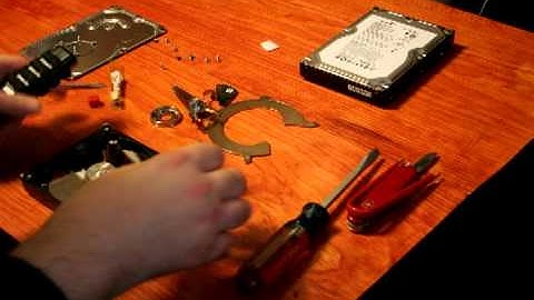 Hard Drive Deconstruction (Time Lapse)