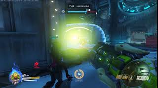 Overwatch - Moira's damage orb vs Orisa's shield.
